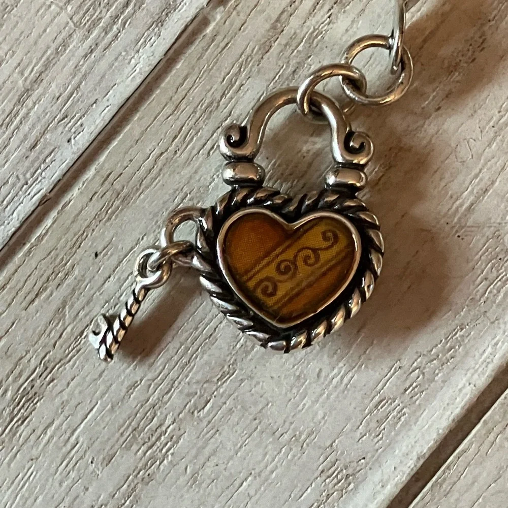 🌸Brighton Heart/Key  Charm Bookmark - Picture 4 of 6